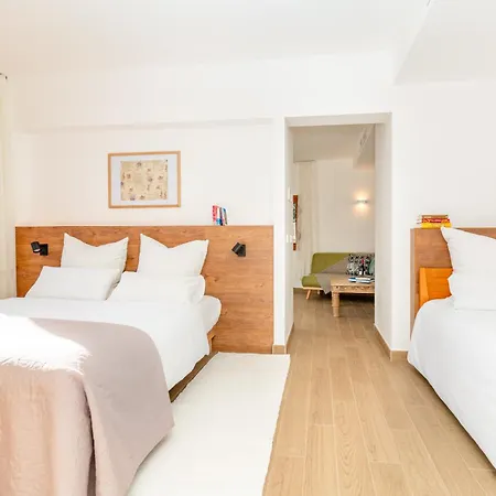 Ginkgo - Familienfreundliches In Katalanischer Masia